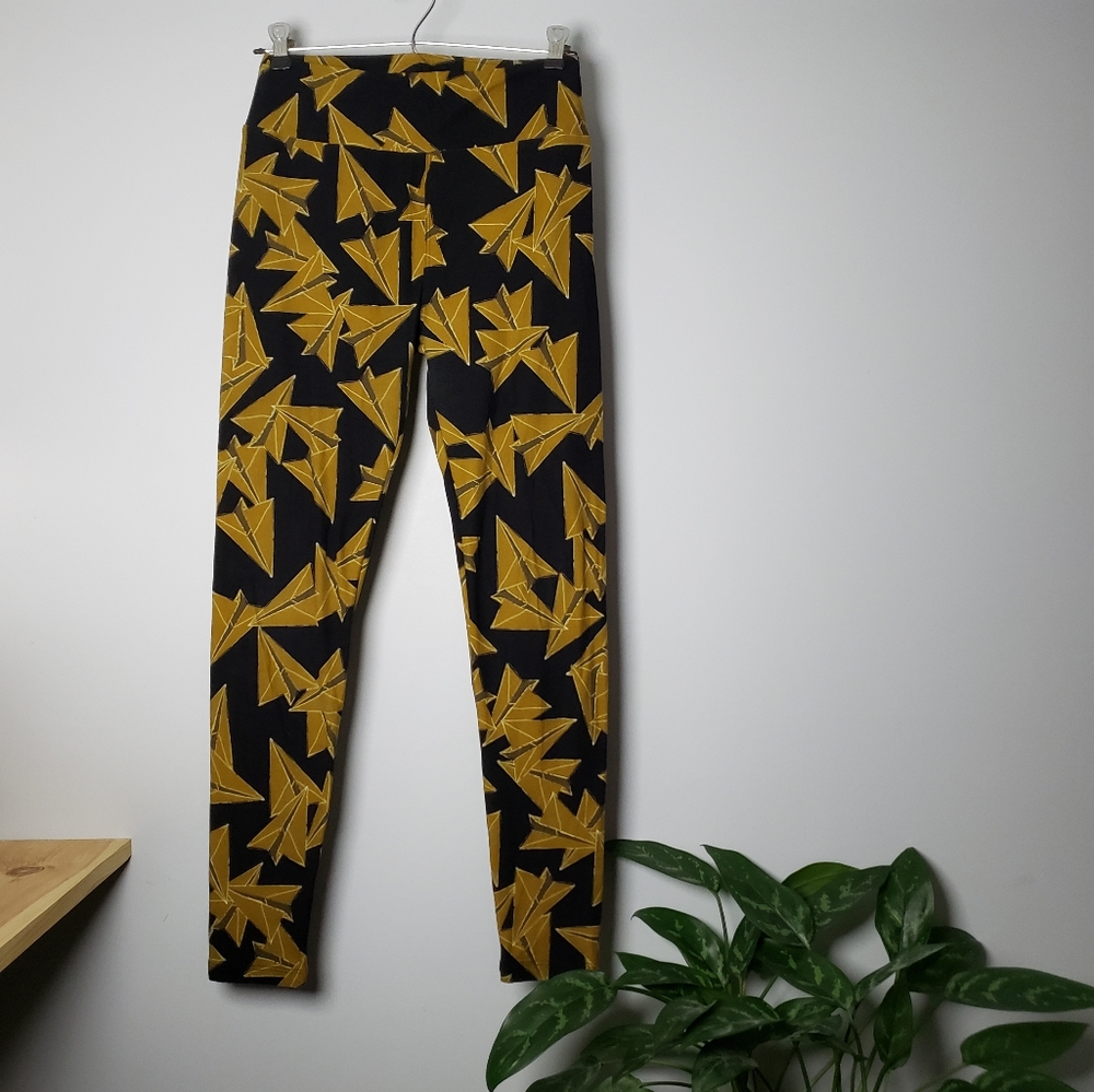 LuLaRoe Paper airplane black & yellow one size